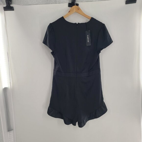 Bebe Shorts Romper Womens Size 12 One piece Short Sleeve V-Neck Ruffle Black NWT - Picture 5 of 9
